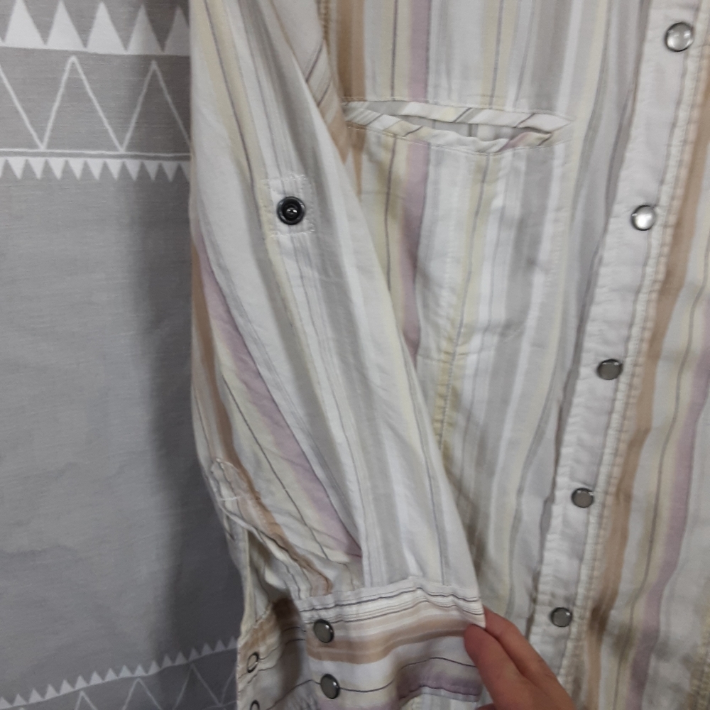 North Face Snap Button Down - Picture 3 of 9